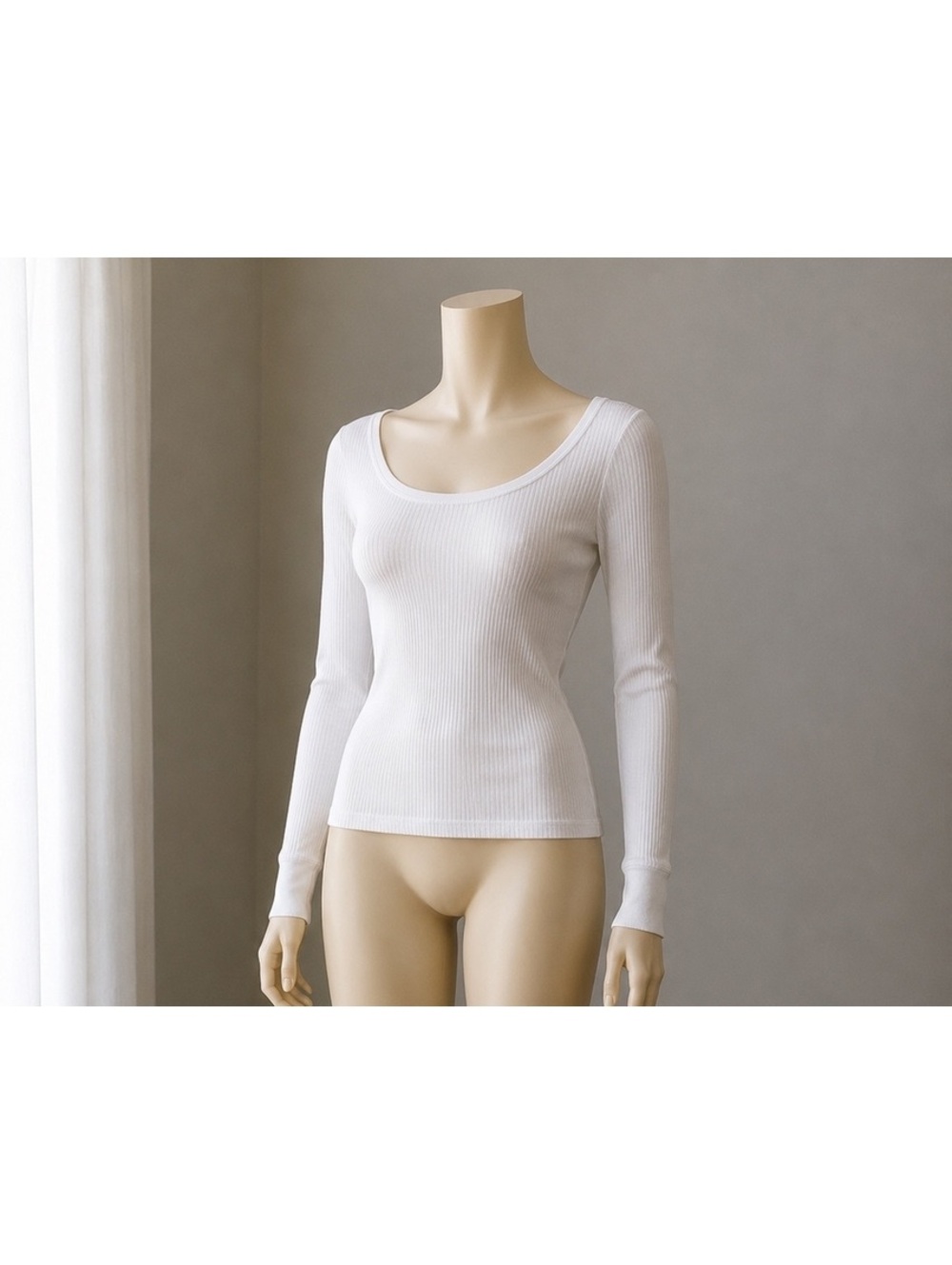 Grane Juniors XL White Ribbed Long Sleeve Scoop Neck Top
